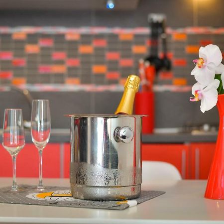 Bluebenalmadena 200Meters From The Beach With Jacuzzi And Rooftop Terrace (Adults Only) מראה חיצוני תמונה